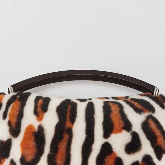 Fendi White/Brown/Black Leopard Print Calf Hair Baguette Crossbody Phone Bag ... - Picture 6 of 10